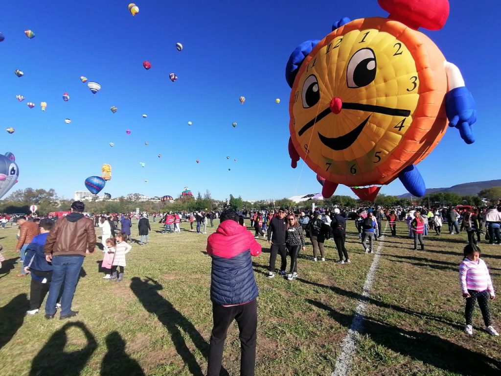 Globo aerostático de Reloj, en el Festival Internacional del Globo. Foto: Quadratín Bajío