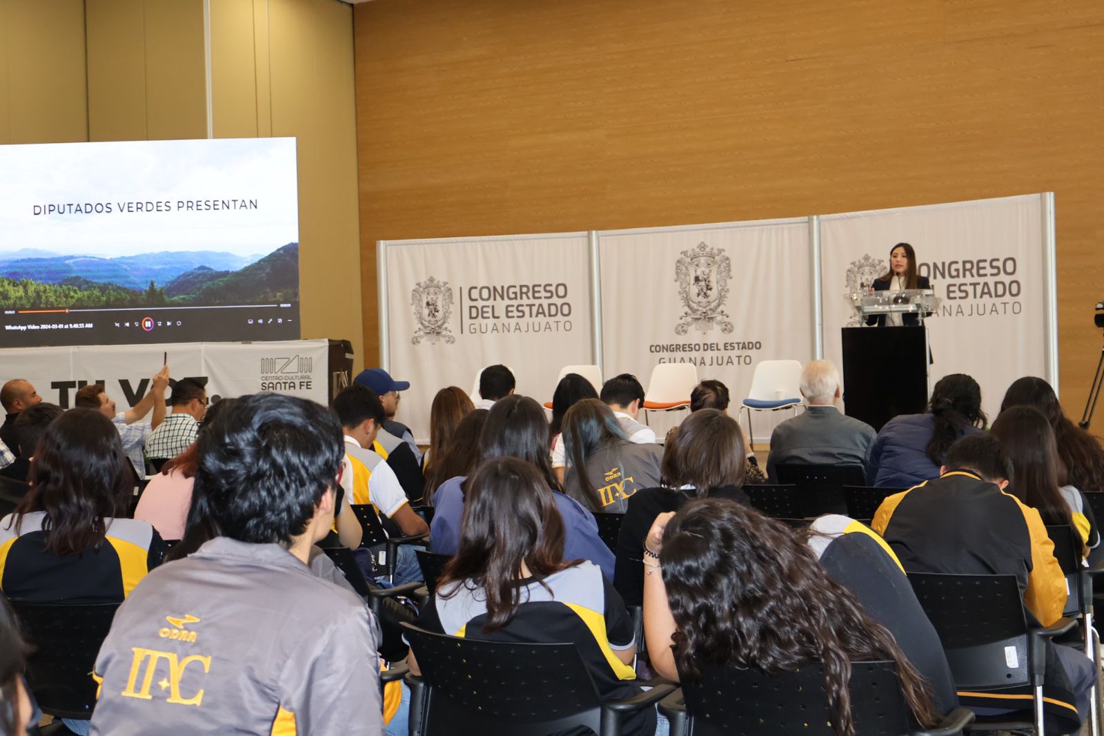Realizan foro sobre arbolado urbano y medio ambiente en el Congreso local