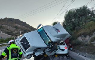 Fallecen dos personas en choque