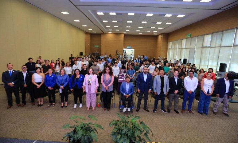 Buscan fortalecer el servicio social profesional en Guanajuato