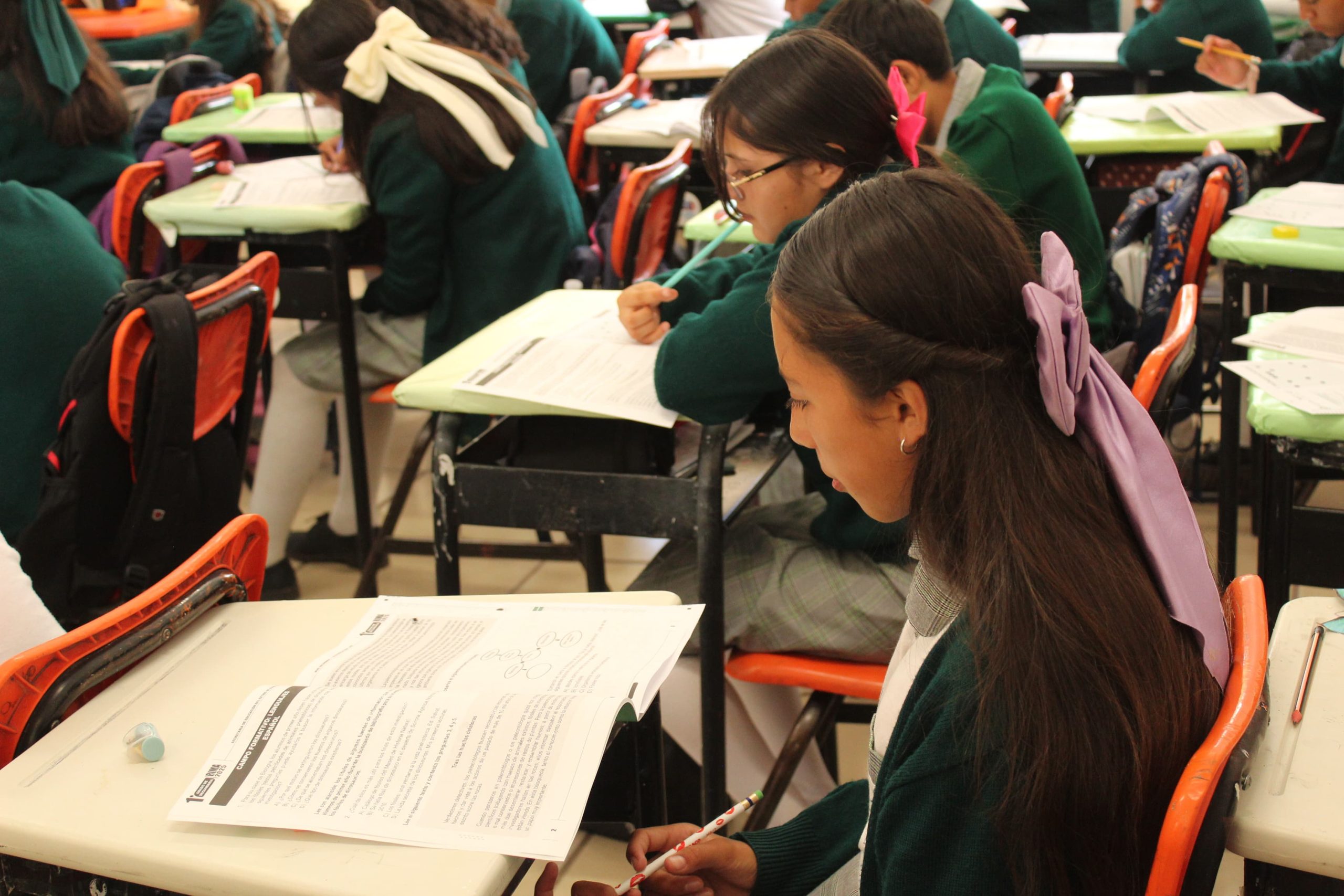 alumnos estudiantes