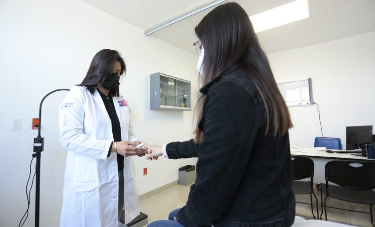 Garantiza IMSS Guanajuato tratamientos oncológicos y de VIH