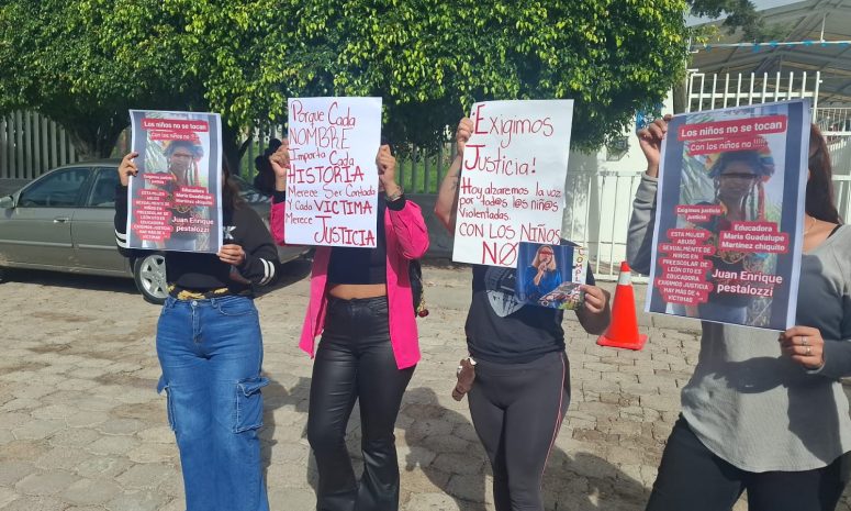 Padres de familia acusan a maestra de supuestos abusos en León