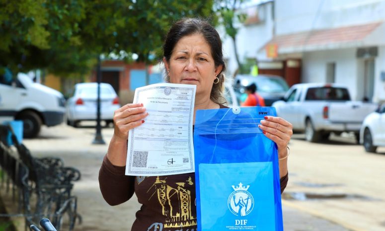 Llevan servicios gratuitos del Registro Civil para familias de Ocampo