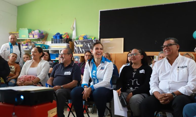Llevan el programa Mi Barrio Habla a la colonia Echeveste en León