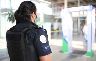 policía mujer