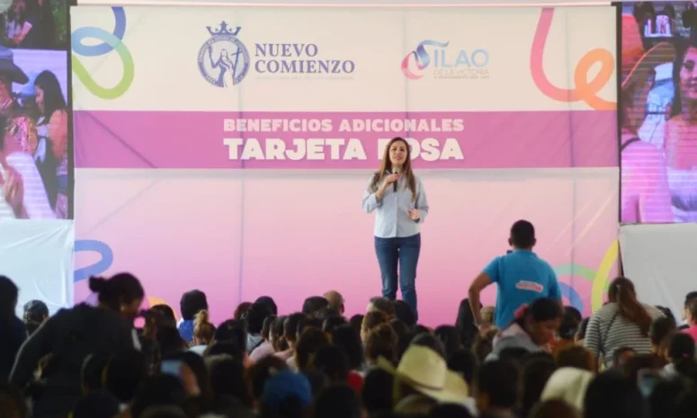 Presentan los beneficios adicionales de la Tarjeta Rosa en Silao