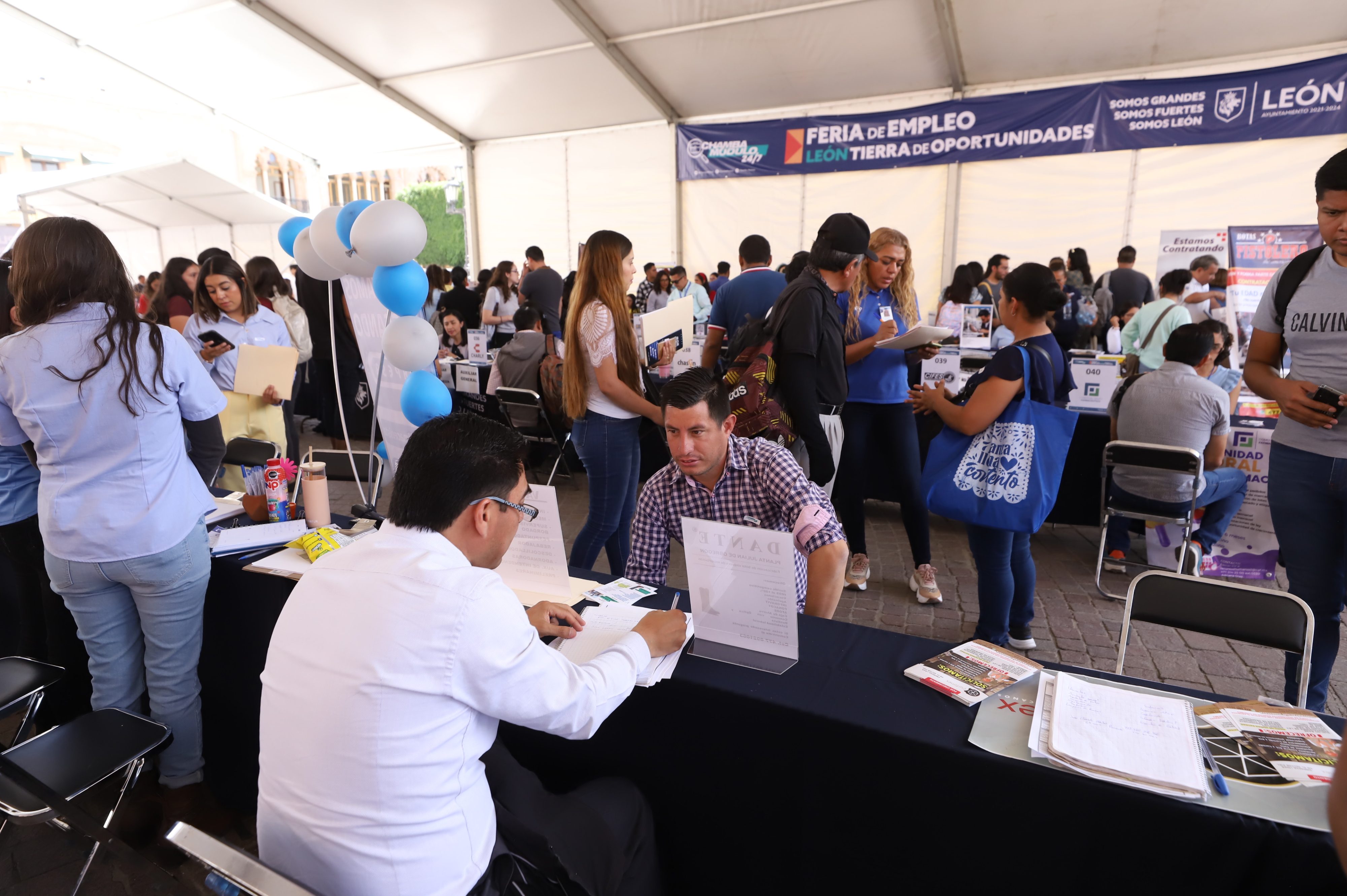 Realizarán Feria de Empleo en León con 1,400 vacantes - Quadratin Bajío