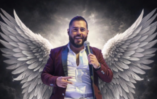 Giovanni, vocalista de La Gota de Oro y docente de secundaria, figura entre las víctimas.