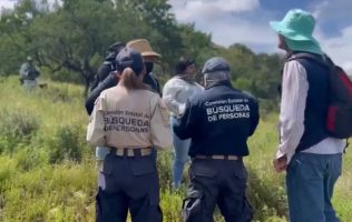 Cumple León con apoyos económicos y en especie para personas buscadoras