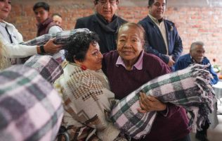 Entrega de cobijas, DIF, Celaya