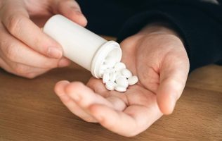 Alertan en Argentina por reto con paracetamol que hospitaliza a jóvenes