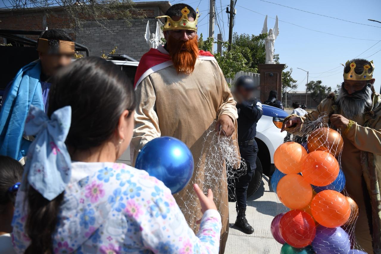 Policías estatales se unen a Reyes Magos