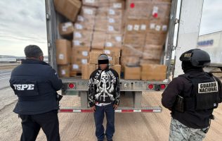 tractocamión con electrónicos en San Diego de la Unión
