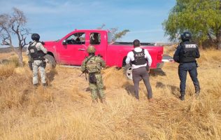 Vinculan a proceso a dos por agresión contra policías en Juventino Rosas