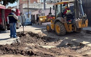 Construyen y rehabilitan 10.1 kilómetros de banquetas en las siete delegaciones de León. Prioridad a zonas escolares, corredores urbanos