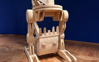 Esculturas de Kiyoto Ota dialogan con cuerpo y memoria