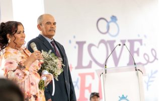 Encabeza Libia Dennise matrimonios comunitarios Love Fest en León