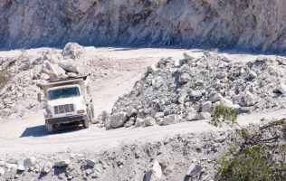 Supervisan obras viales y educativas en Atarjea y Doctor Mora