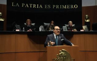 Busca senador frenar hostigamiento de cobranzas con iniciativa en el Senado