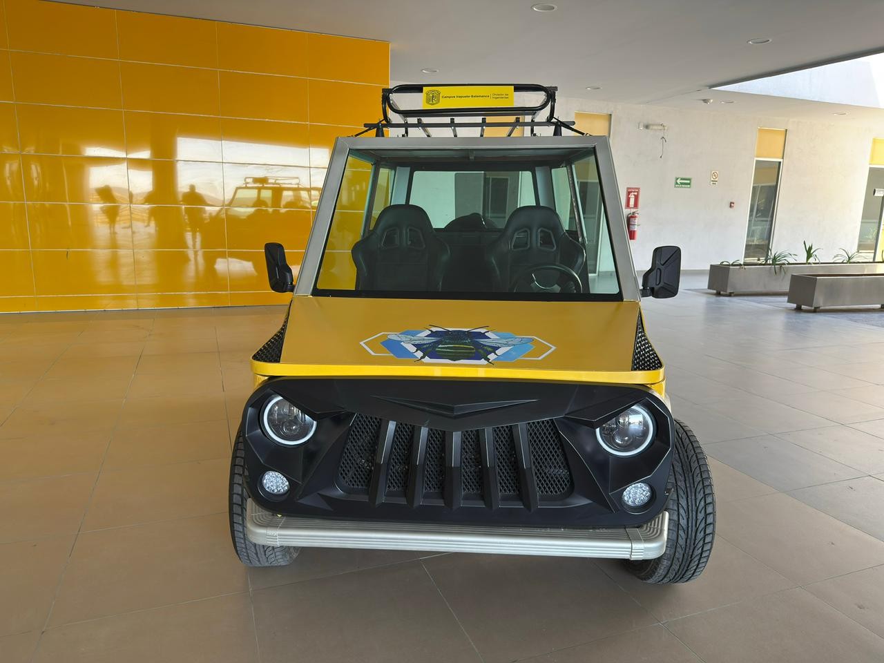 vehículo eléctrico de la UG