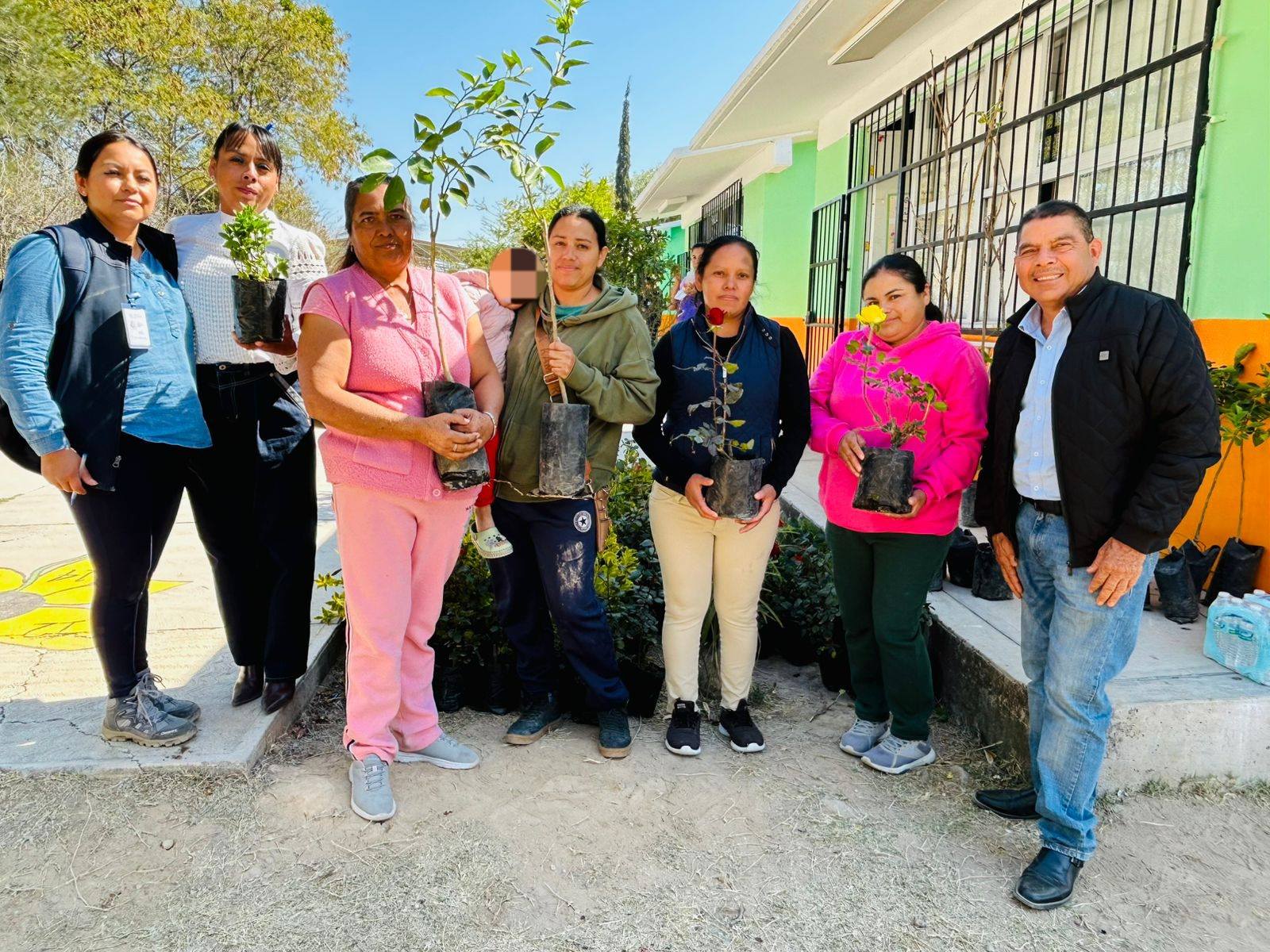Reforestación en escuelas Apaseo