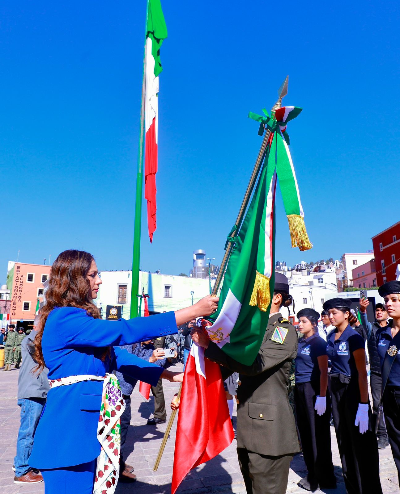 abanderamiento Gobernadora
