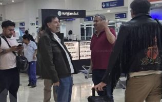 Senador Fernández Noroña llama la atención en aeropuerto de Oaxaca