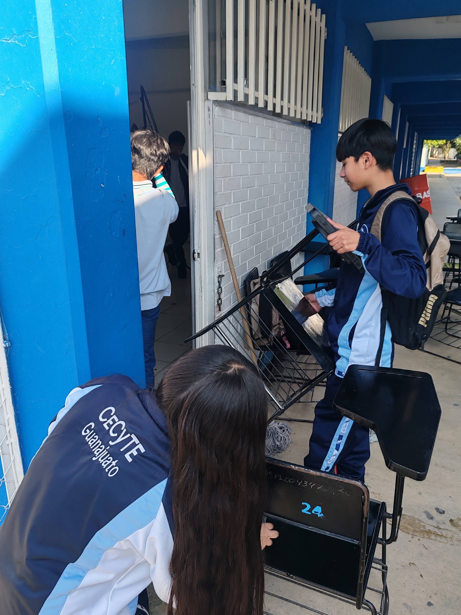 Regresan a clases alumnos del CECyTEG