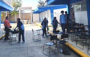 Alumnos de CECyTEG regresan a clases