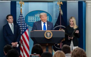 Condiciona Trump beneficios comerciales al alineamiento energético internacional