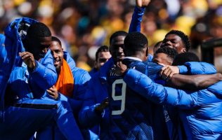 Francia de Mbappé le pega 3 a 1 a Colombia de James