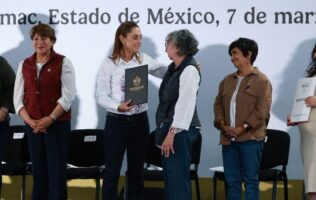 Encabeza Sheinbaum entrega de escrituras del programa Vivienda para el Bienestar