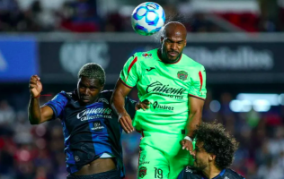 Gallos deja ir triunfo y empata con Juárez al final El texto original de este artículo fue publicado por la Agencia Quadratín en la siguiente dirección: https://queretaro.quadratin.com.mx/gallos-deja-ir-triunfo-y-empata-con-juarez-al-final/ Este contenido se encuentra protegido por la ley. Si lo cita, por favor mencione la fuente y haga un enlace a la nota original de donde usted lo ha tomado. Agencia Quadratín. Todos los Derechos Reservados © 2023.
