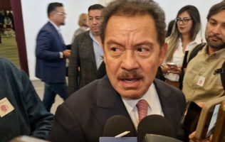 La Constitución no es opcional: Mier sobre agentes extranjeros en México El texto original de este artículo fue publicado por la Agencia Quadratín en la siguiente dirección: https://mexico.quadratin.com.mx/la-constitucion-no-es-opcional-mier-sobre-agentes-extranjeros-en-mexico/ Este contenido se encuentra protegido por la ley. Si lo cita, por favor mencione la fuente y haga un enlace a la nota original de donde usted lo ha tomado. Agencia Quadratín. Todos los Derechos Reservados © 2025.