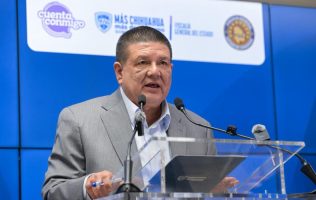 Renuncia fiscal César Jáuregui tras muerte de agentes de EU El texto original de este artículo fue publicado por la Agencia Quadratín en la siguiente dirección: https://chihuahua.quadratin.com.mx/principal/renuncia-fiscal-cesar-jauregui-tras-muerte-de-agentes-de-eu/ Este contenido se encuentra protegido por la ley. Si lo cita, por favor mencione la fuente y haga un enlace a la nota original de donde usted lo ha tomado. Agencia Quadratín. Todos los Derechos Reservados © 2023.