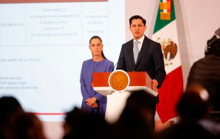 Perfila Roberto Velasco plan en Cancillería tras elección de Sheinbaum El texto original de este artículo fue publicado por la Agencia Quadratín en la siguiente dirección: https://mexico.quadratin.com.mx/perfila-roberto-velasco-plan-en-cancilleria-tras-eleccion-de-sheinbaum/ Este contenido se encuentra protegido por la ley. Si lo cita, por favor mencione la fuente y haga un enlace a la nota original de donde usted lo ha tomado. Agencia Quadratín. Todos los Derechos Reservados © 2025.