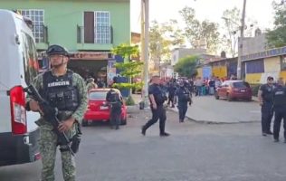 Ataque armado en Michoacán deja 4 muertos y 3 heridos afuera de minisuper