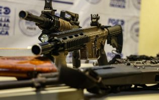Ubica FGEO arsenal y vehículo relacionados con triple homicidio en Oaxaca