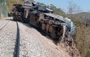 Tren descarrilado