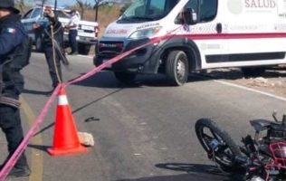 Mueren 2 hombres en choque de motocicletas en Juchitán