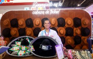 Tianguis turístico