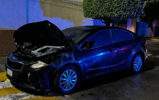 Auto incendiado