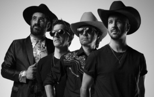 Los Claxons