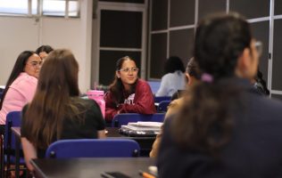 Atención a mujeres jóvenes
