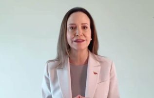 María