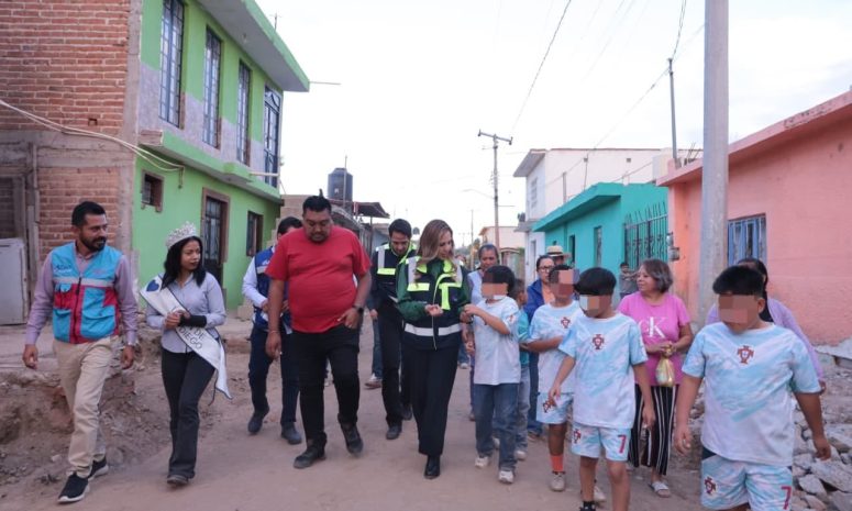 Inicia Melanie Murillo urbanización de calle en San Dieguillo