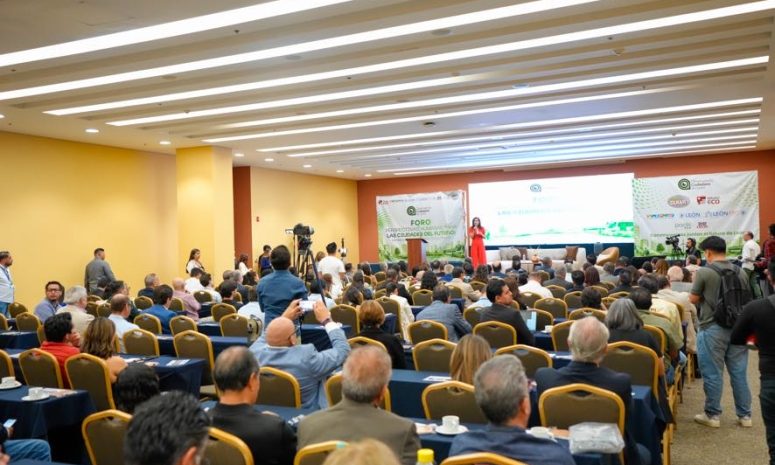 León fortalece comunidad con parques públicos