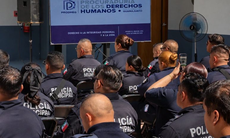 Capacitan policías en derechos humanos
