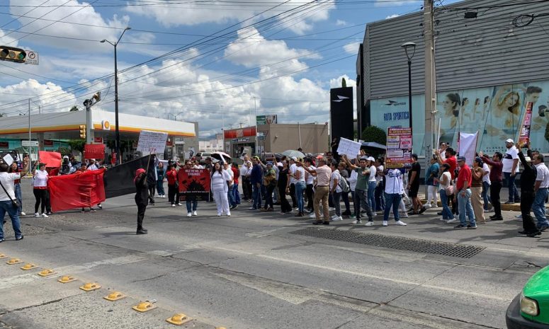 Trabajadores del IMSS protestan en León